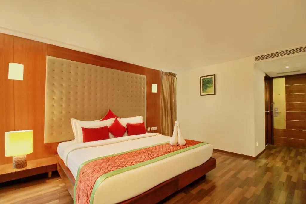 Monarch Luxur - Chambres