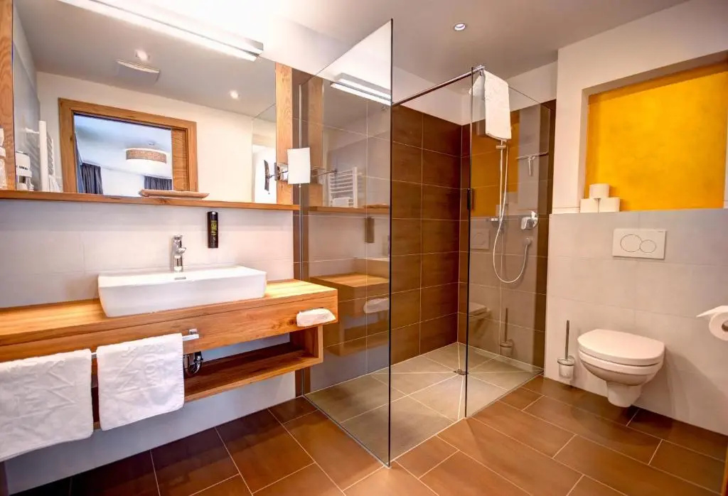 Classic Double room with balcony (full double bed)