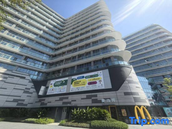 Oscar·ing Future Print Light Stay (Guangzhou Olympic Sports Center Huangcun Metro Station Branch)