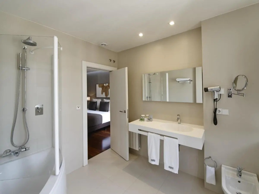 Hotel Carris Cardenal Quevedo (Ourense) by null