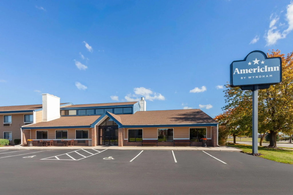 AmericInn by Wyndham Plymouth