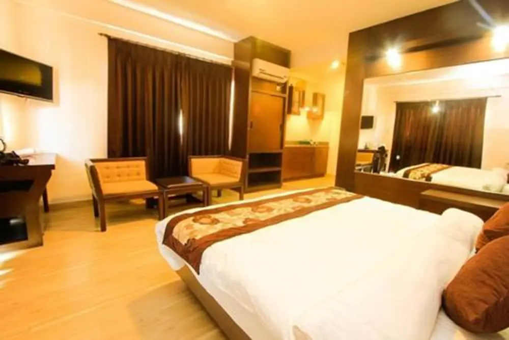 Deluxe Double room with balcony (full double bed)