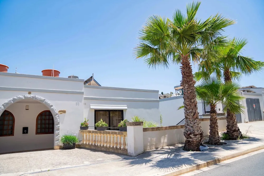 Villa Hibiscus 3 Bedroom Villa With Private Pool