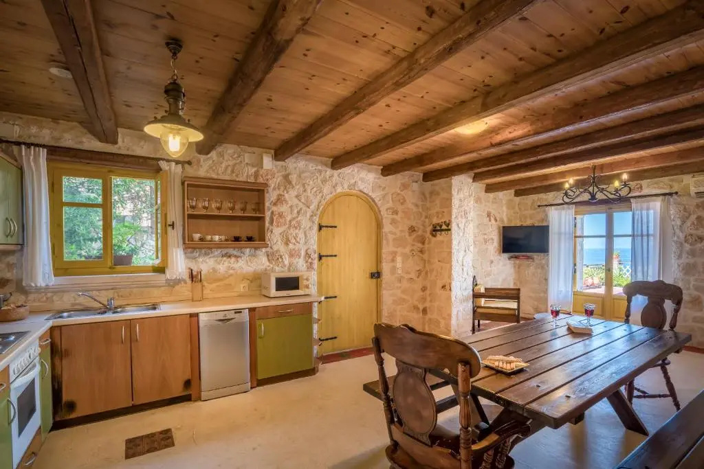 4 Bedrooms Villa
