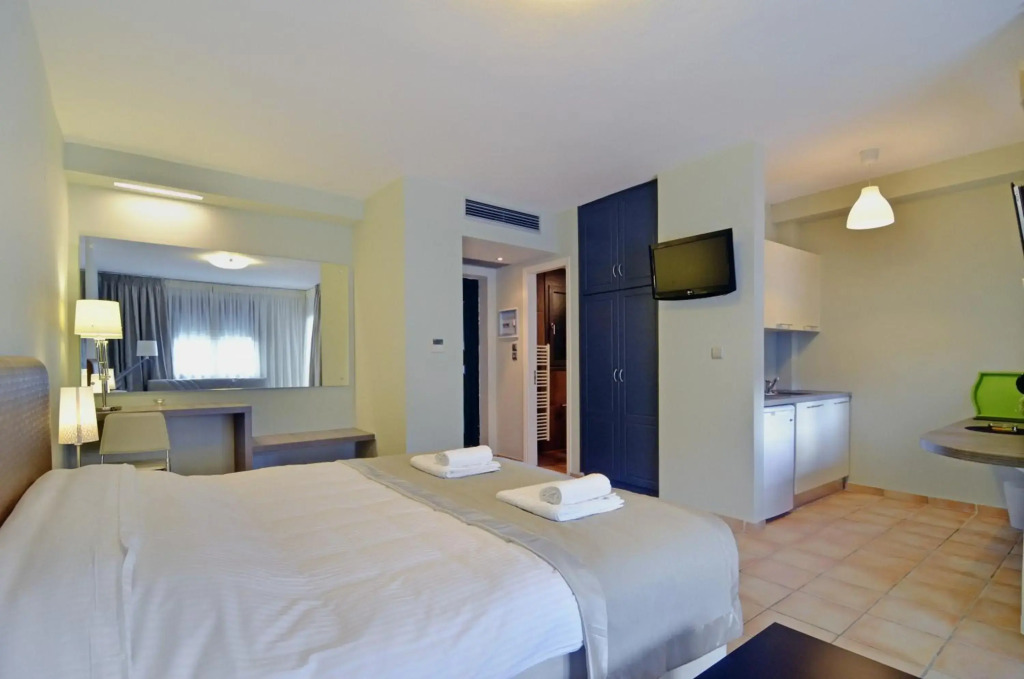 Ellopia Point Hotel - фото 5