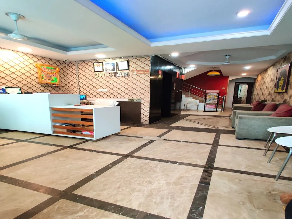 Lobby & Reception