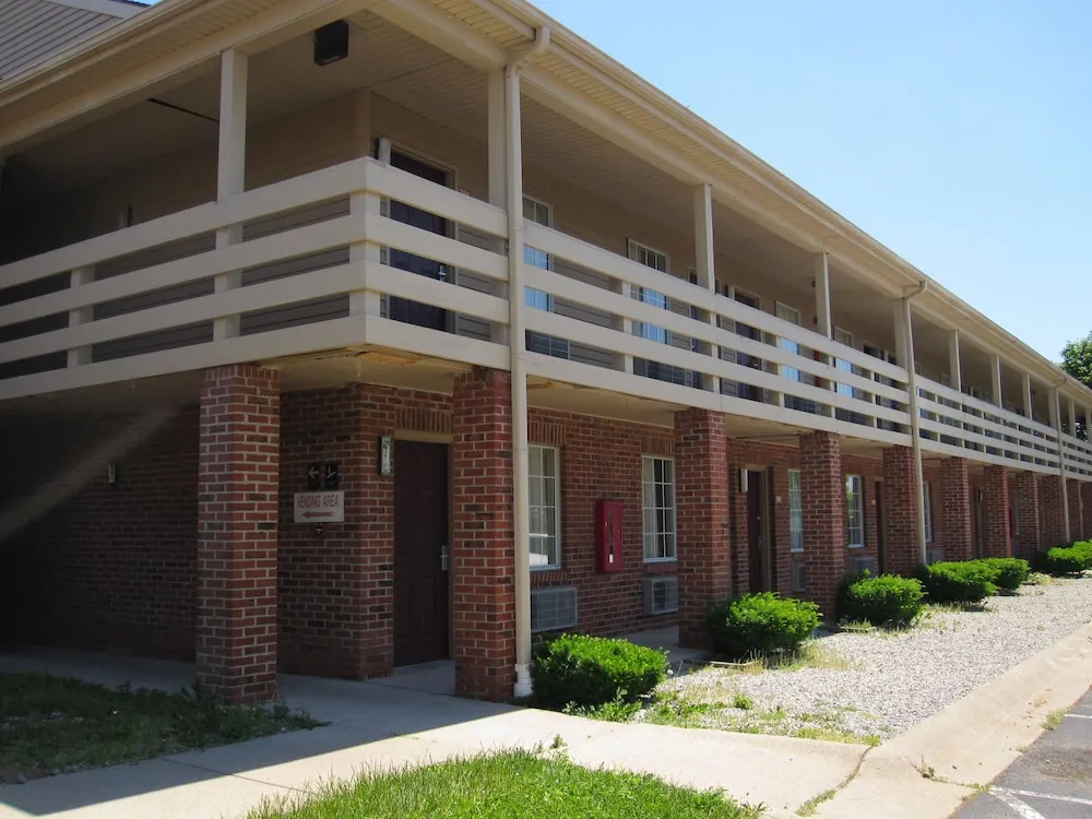 Budget Inn Toledo Maumee