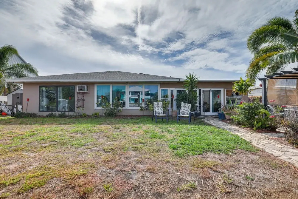 Private Hot Tub & Dock: Canal-front Ruskin Home