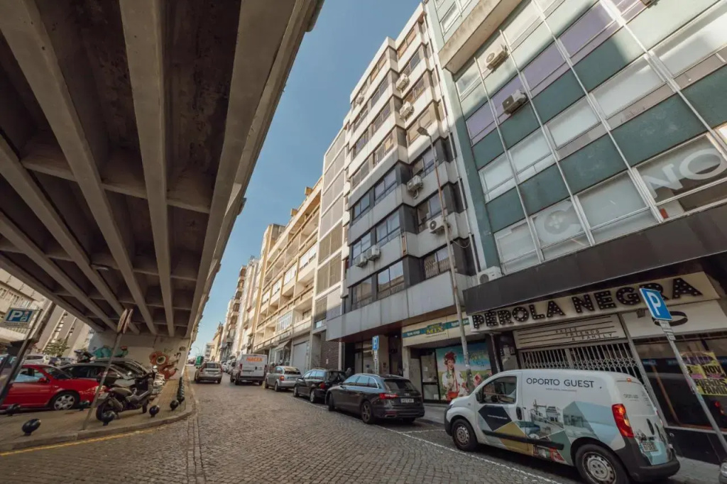 1BR Flat in Trindade w/ AC by metro station