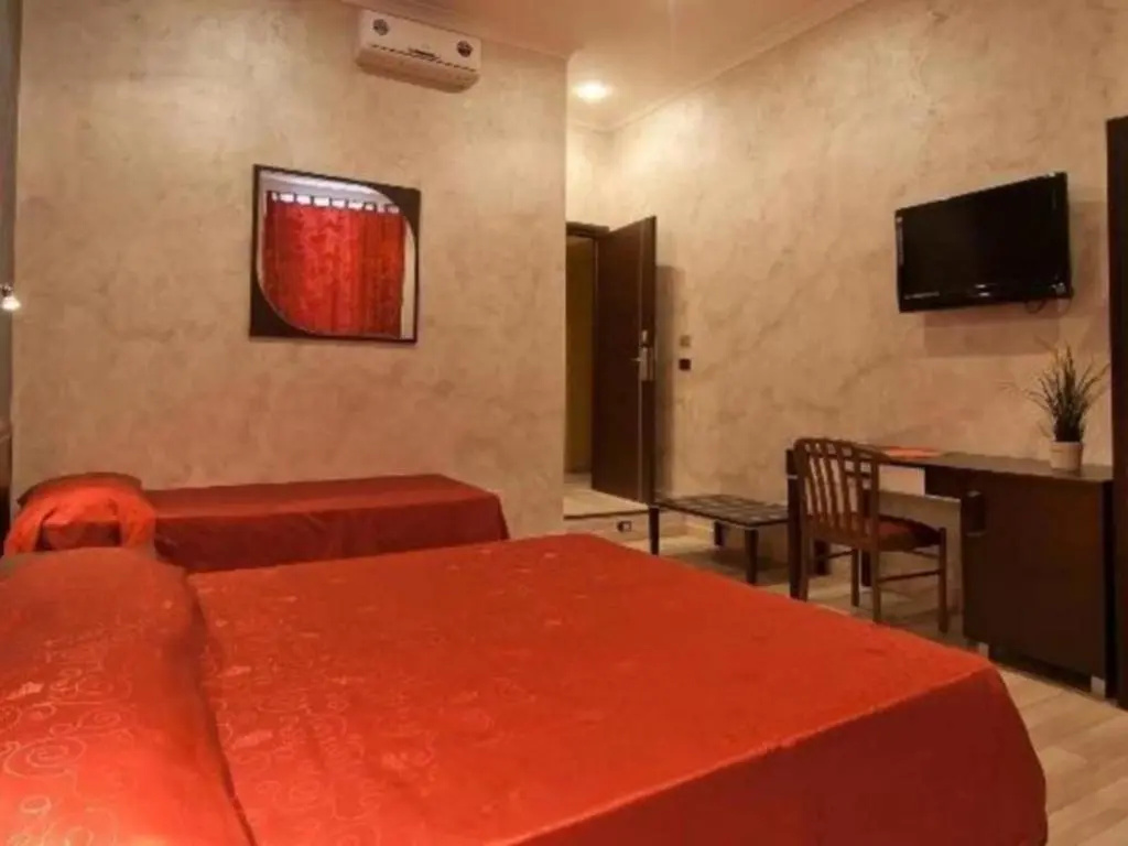 Standard Triple room