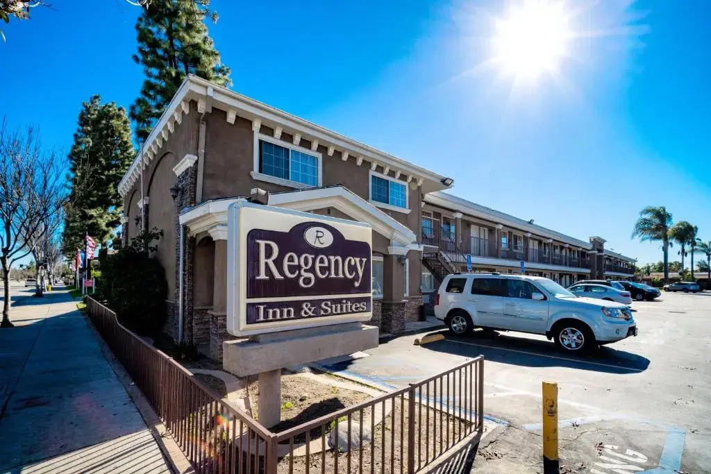 Regency Inn & Suites — фото