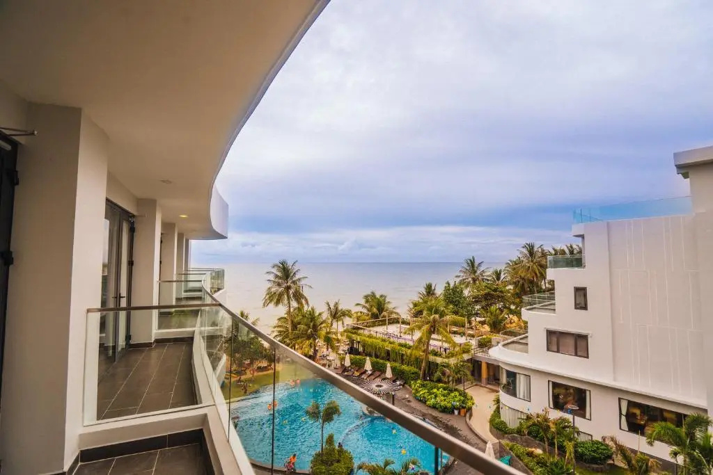 Deluxe Double room with ocean view (full double bed)