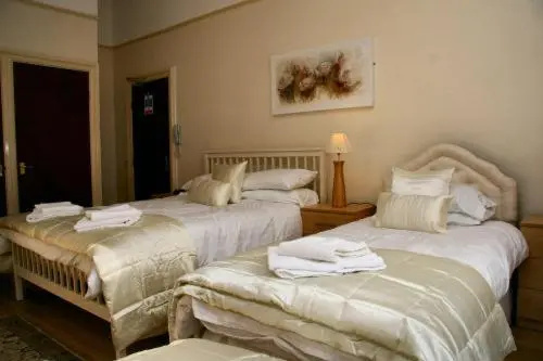Double Suite (twin beds)