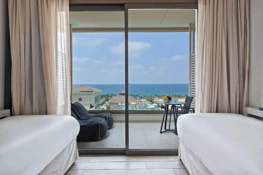 Balcony & Terrace
