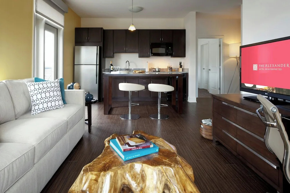 2 Bedrooms Suite with balcony