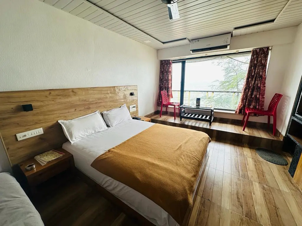 Hotel Sea View(A Beach Property) in Alibaug