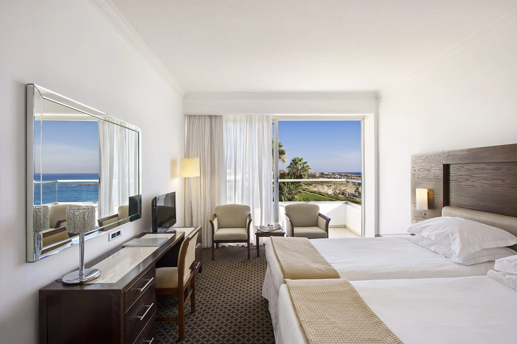 Grecian Sands Hotel — фото