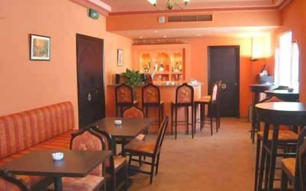 Golden Carven Hotel - Général