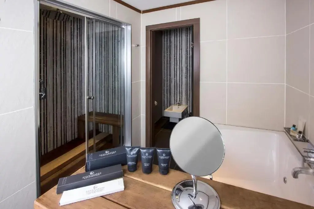 Люкс Residential с гидромассажной ванной и парилкой в Avantgarde Urban Levent