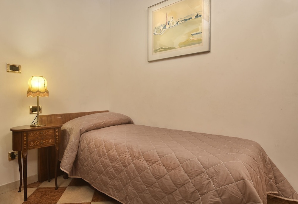 Anzolo Palace - Rooms & Apartments — 2