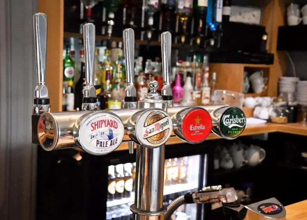 Food & Beverage