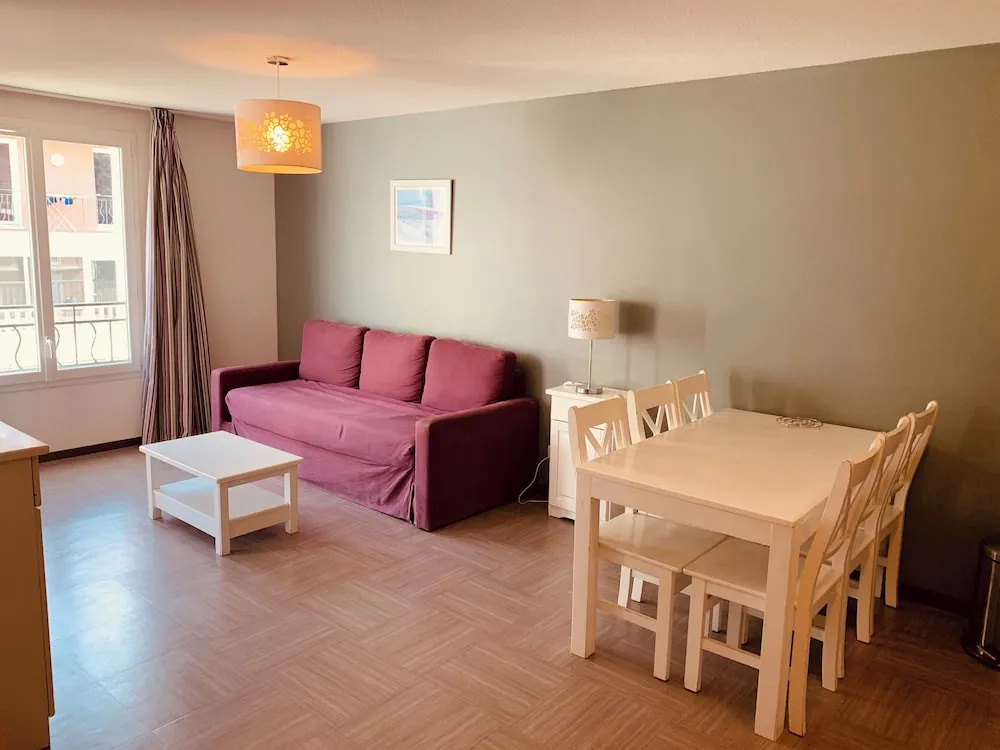 Comfort room with balcony