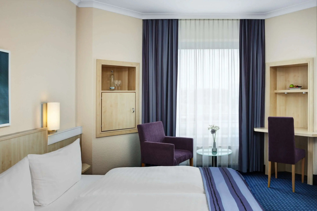 Standard Double room with city view (twin beds)