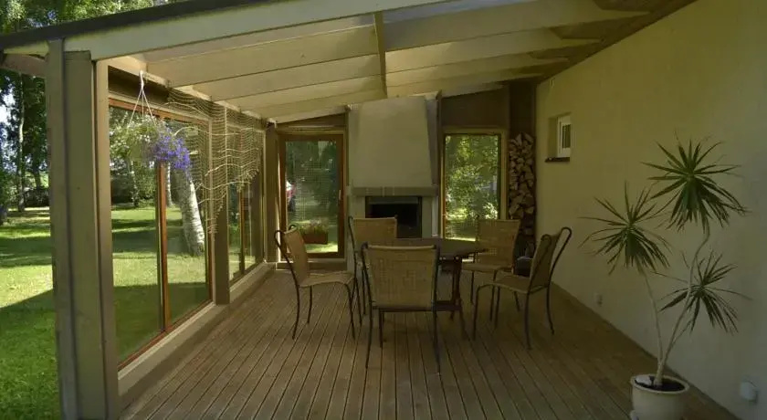 Mere Holiday House