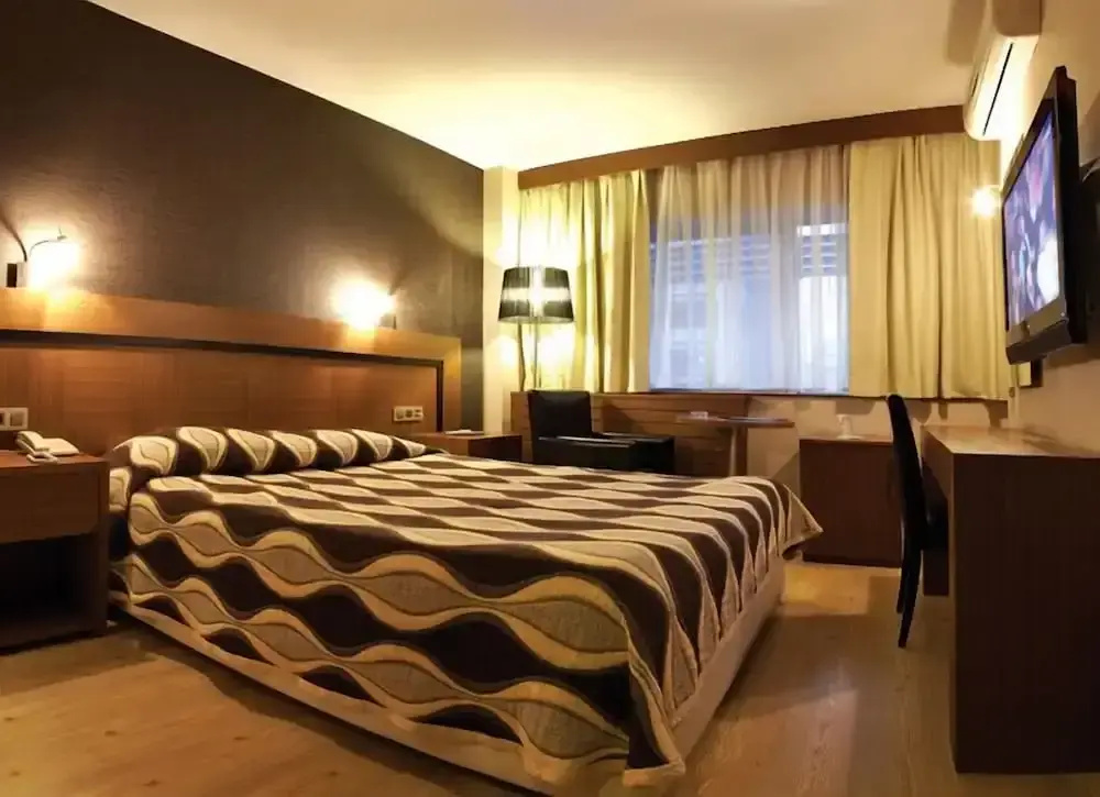 Susuzlu Hotel — 3