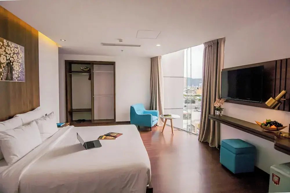 Deluxe Double room with river view (full double bed)