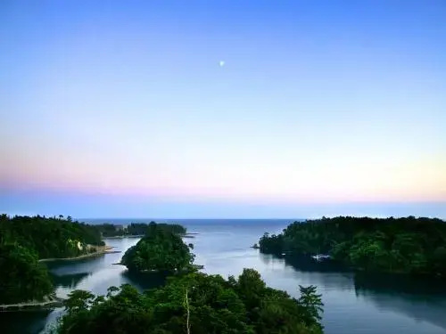 Beach & Waterfront