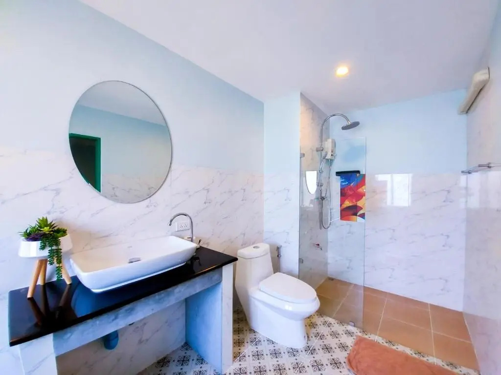 Standard Triple room with pool view