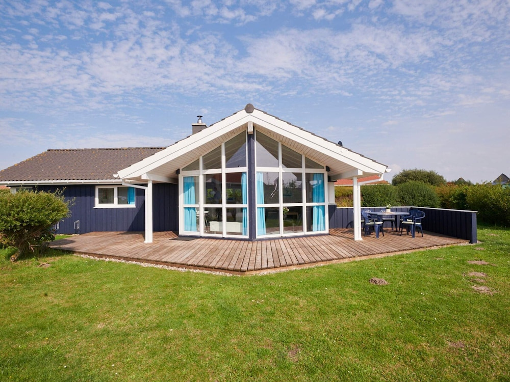 4 Star Holiday Home in Friedrichkoog