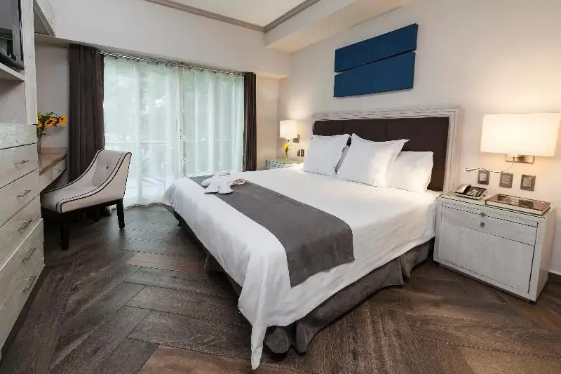 Suites Del Angel - Chambres