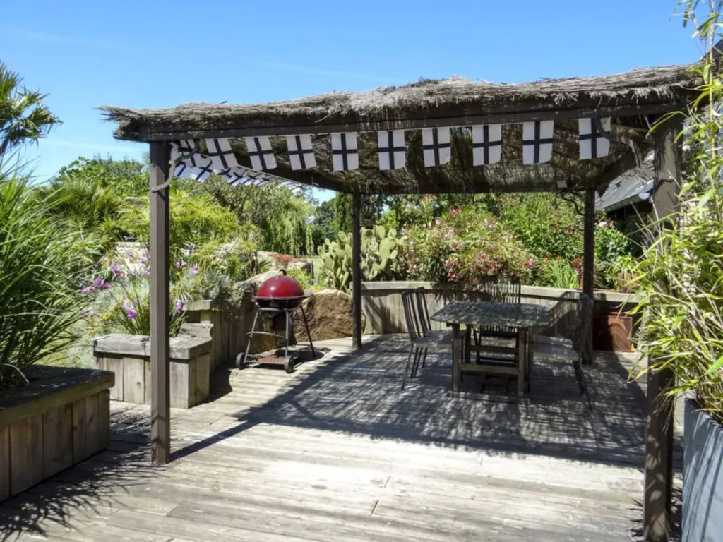 House Valhalla Planguenoual