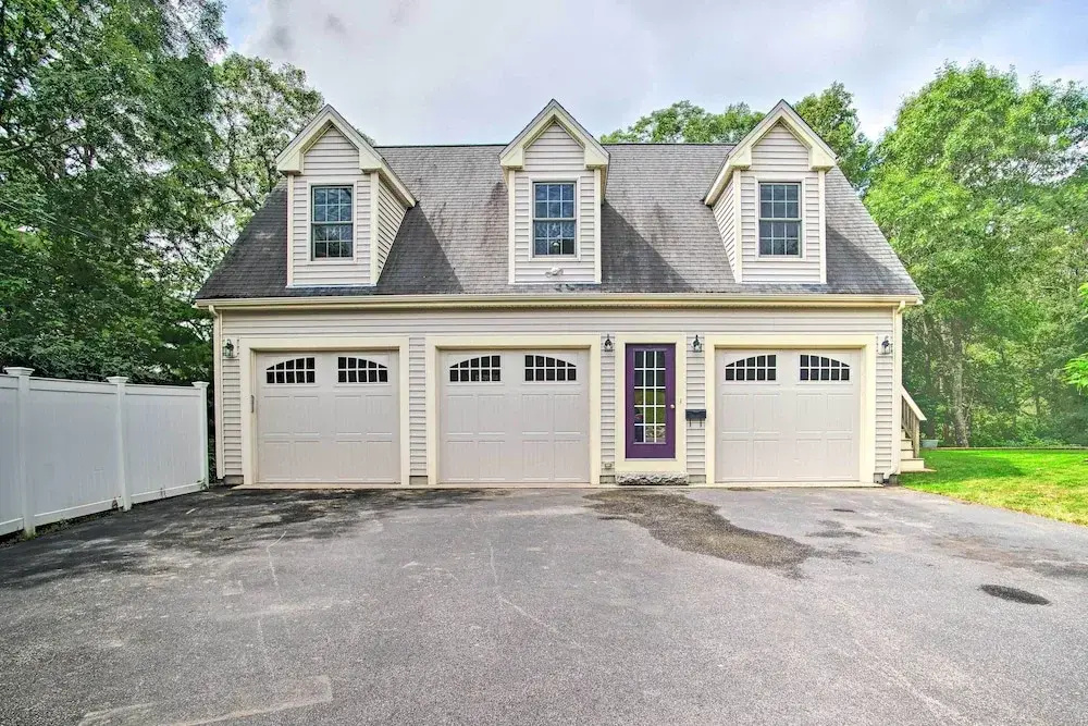 Cape Cod Home w/ Deck ~ 3 Mi to Beaches