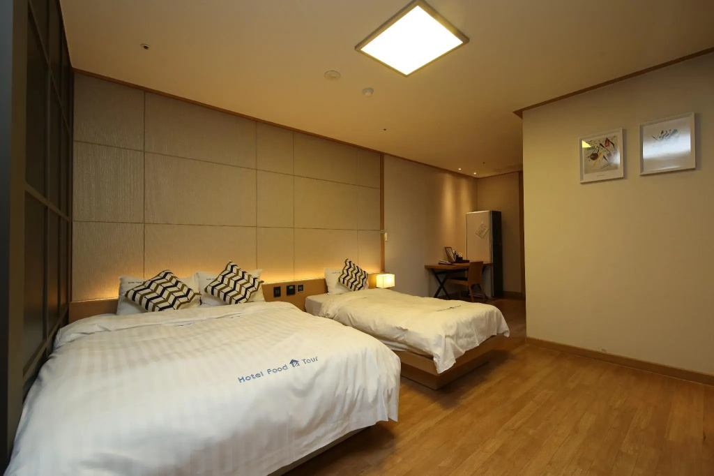 Superior Double room with balcony (twin beds)