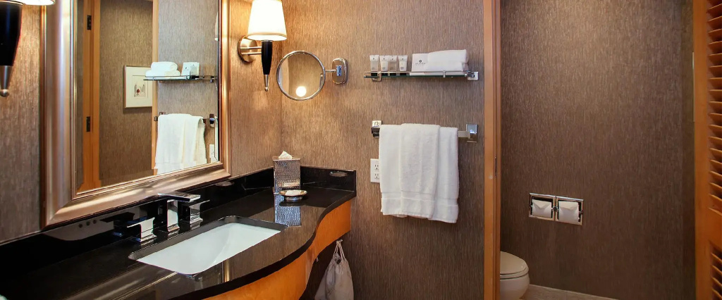 Deluxe Quadruple room with harbour view