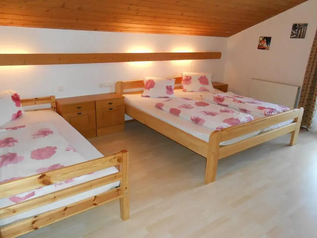 3 Bedrooms Apartment