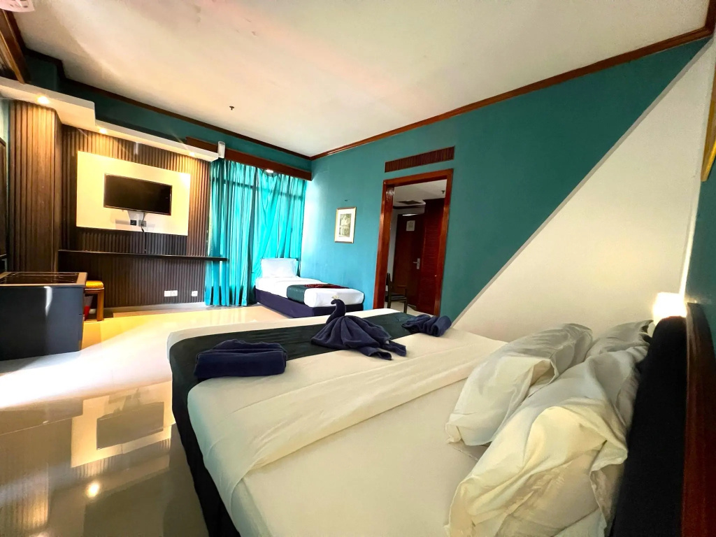 Adamson Hotel Kuala Lumpur — 4