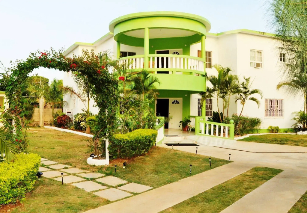 Mom's Village Resort
