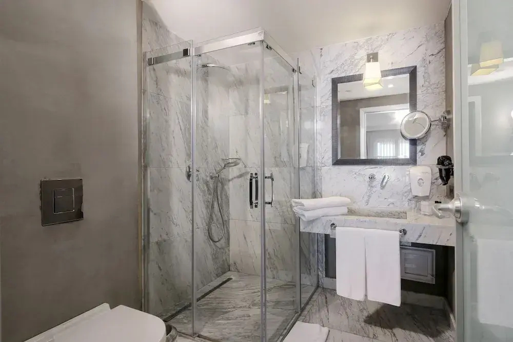 Balsamo Hotel & Suites — 8