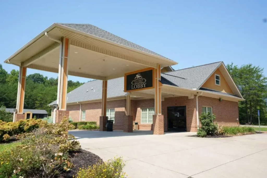 Columbus Inn and Suites