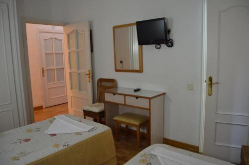 Hostal Triana - 13