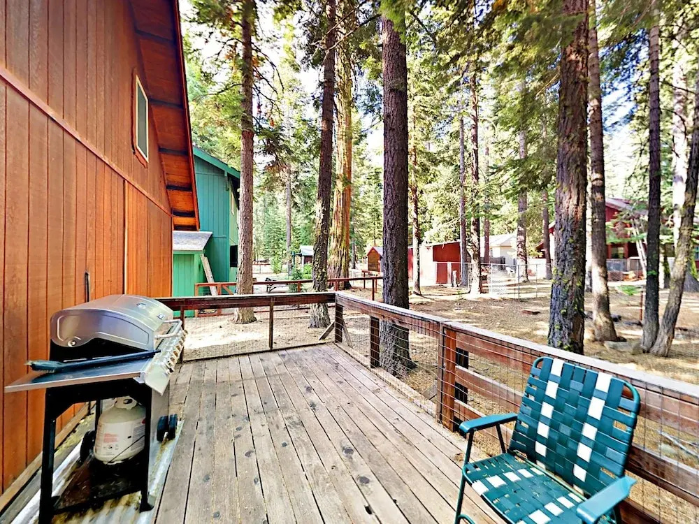 7290 4th Ave Cabin