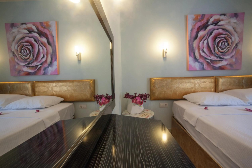 Sunset Villa Hotel — 3