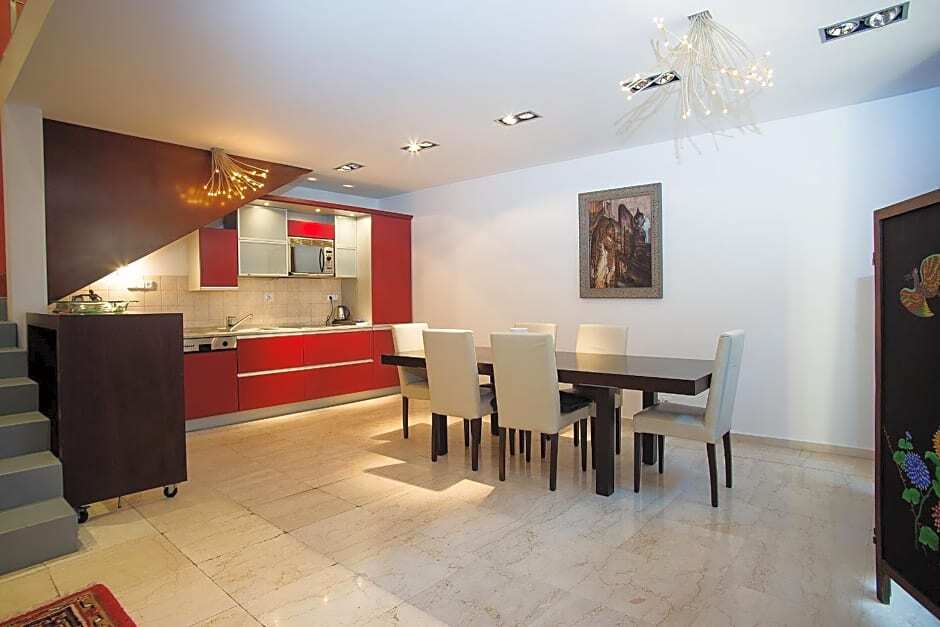 Люкс Deluxe в Bohemia Plaza Residence