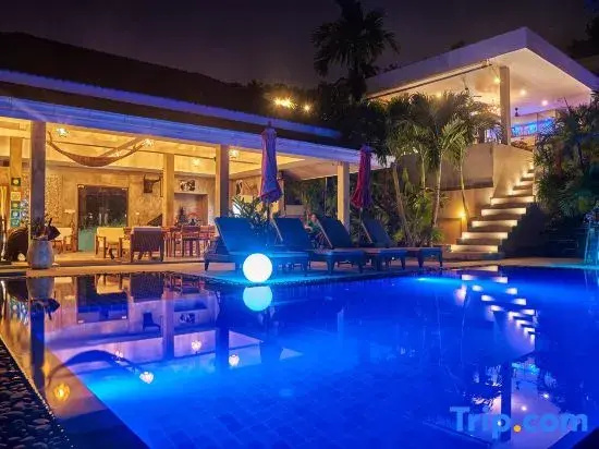 Family Suite with pool view