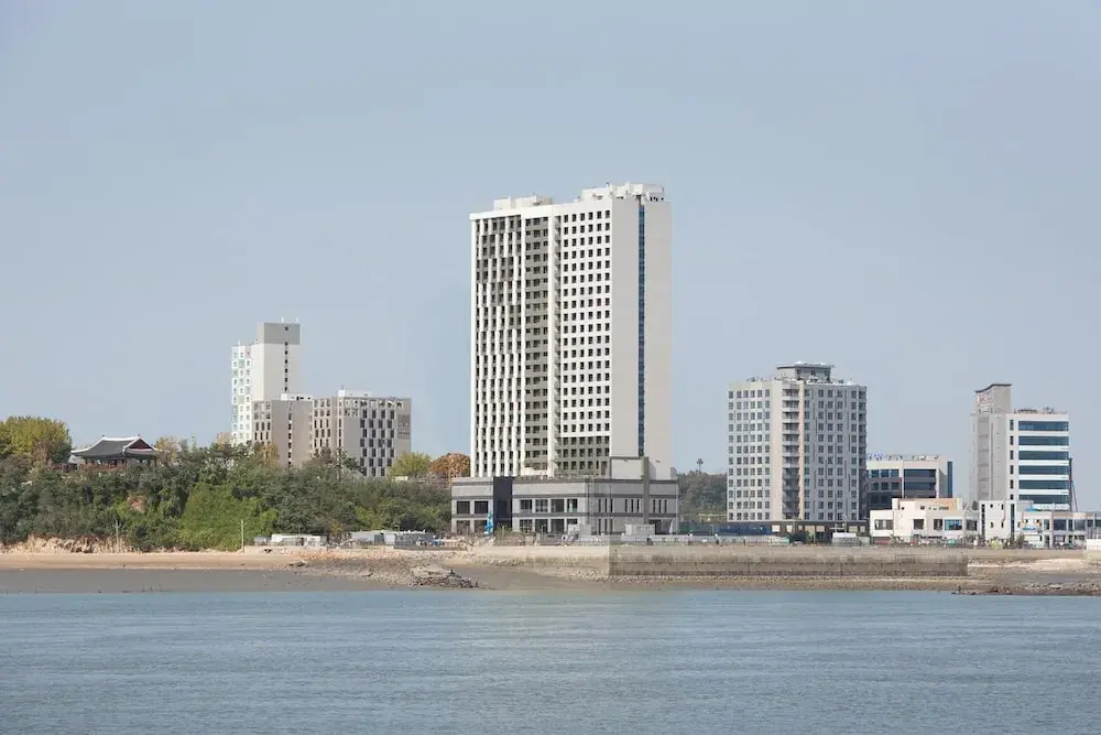 Beach & Waterfront