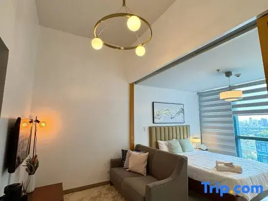 Aesthetic Modern Suite 1BR | One Uptown Residence
